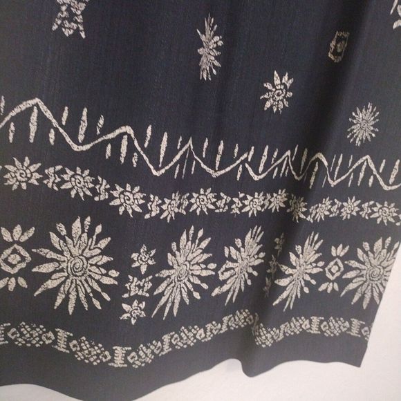 Bohemian A-line Skirt Women's Size M Flowy Black Tan Aztec Print - Picture 8 of 9